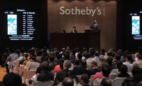 Sotheby’s cae un 30% en un solo dia.